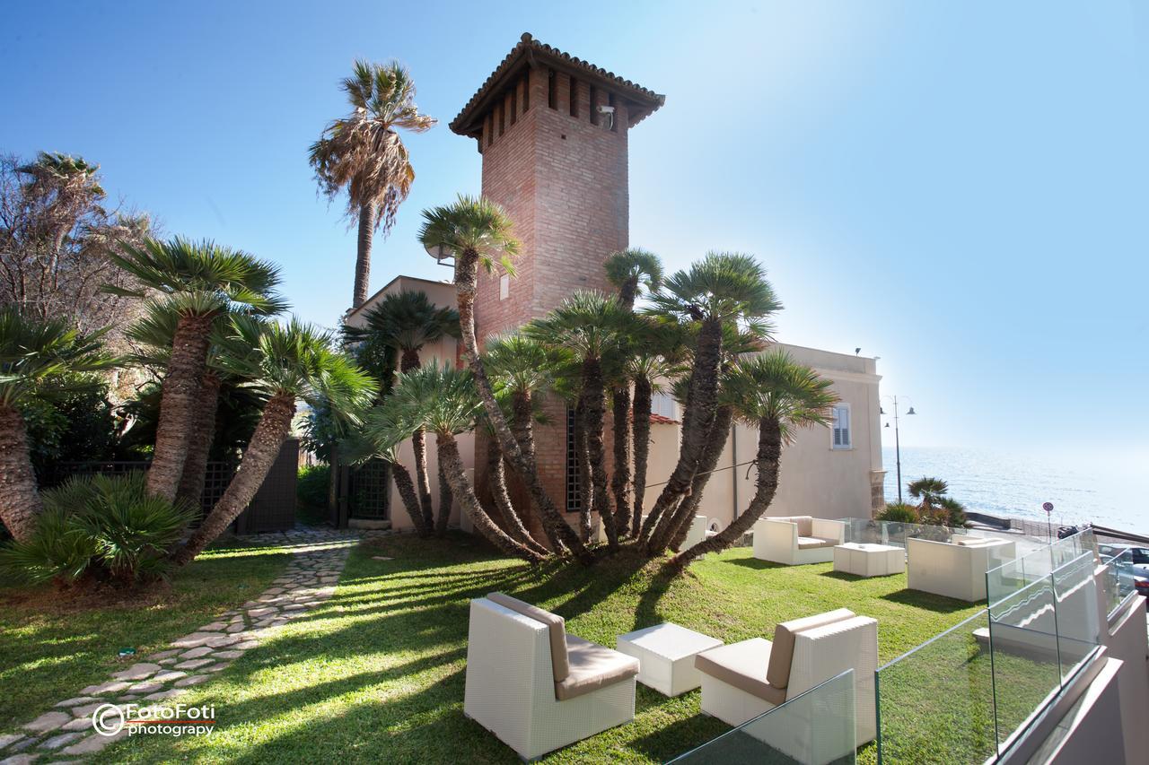 Ngonia Bay Boutique Hotel ミラッツォ エクステリア 写真