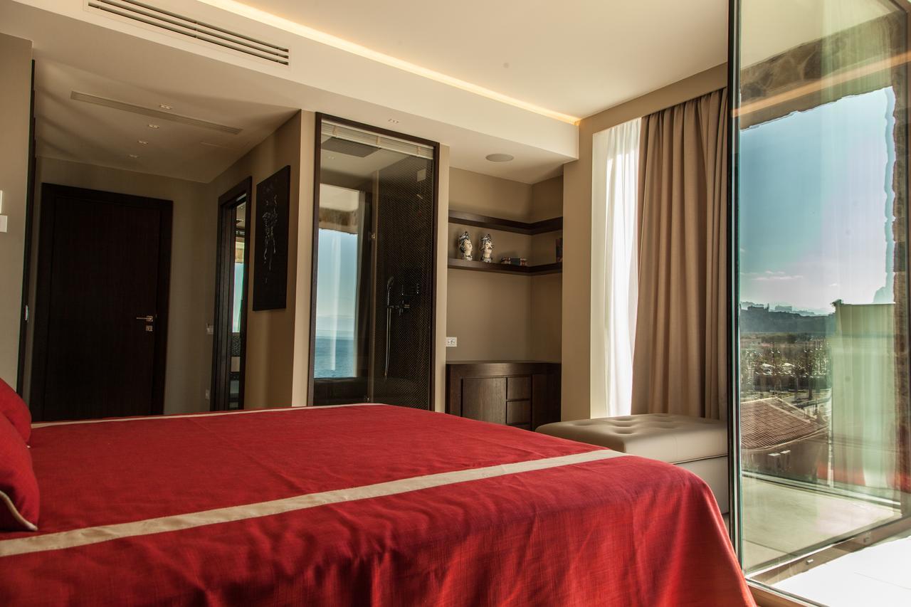 Ngonia Bay Boutique Hotel ミラッツォ エクステリア 写真