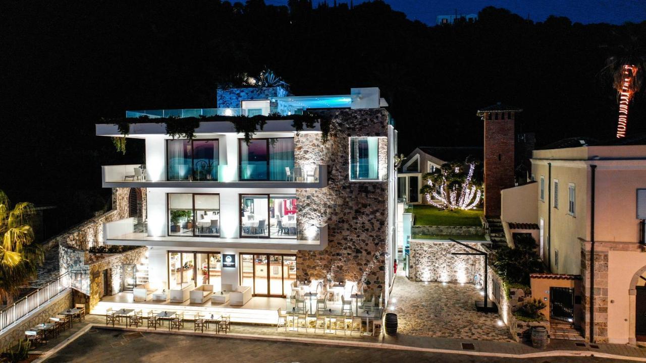 Ngonia Bay Boutique Hotel ミラッツォ エクステリア 写真